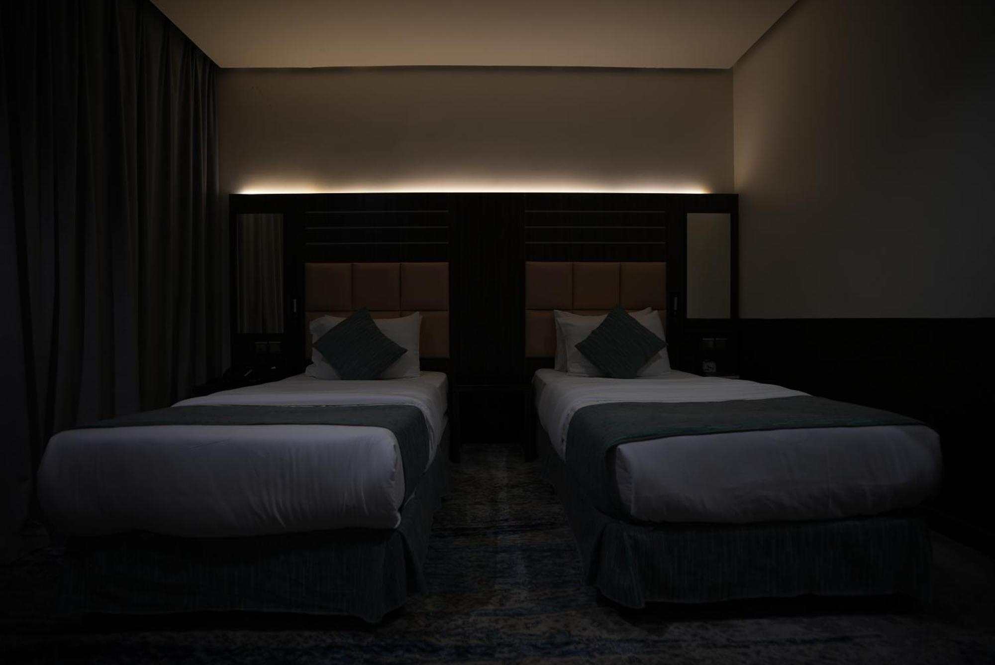 White Diamond Hotel Sari Джеда Екстериор снимка