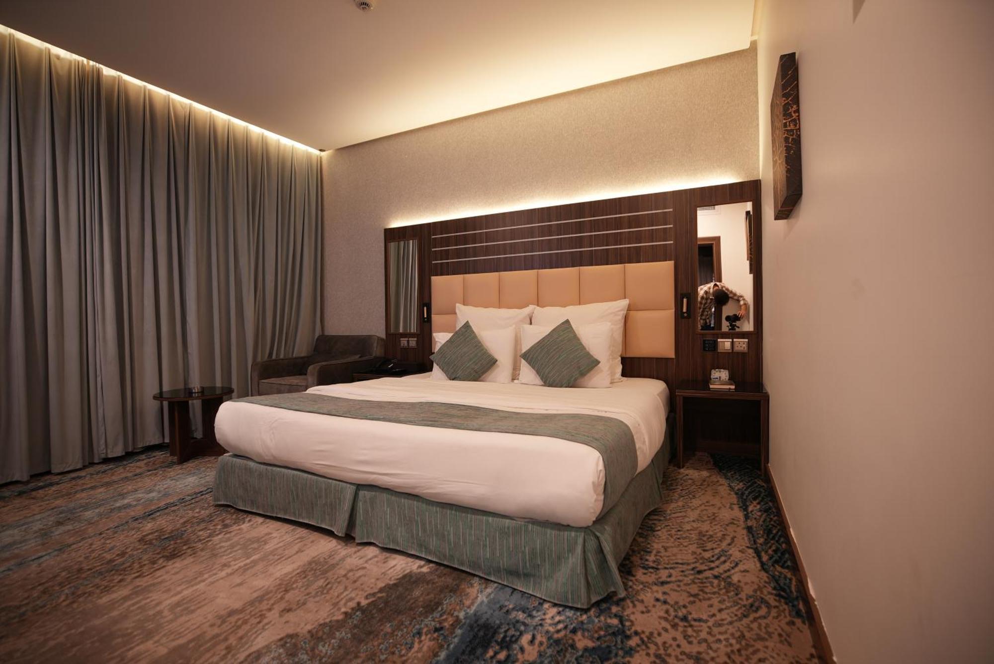 White Diamond Hotel Sari Джеда Екстериор снимка