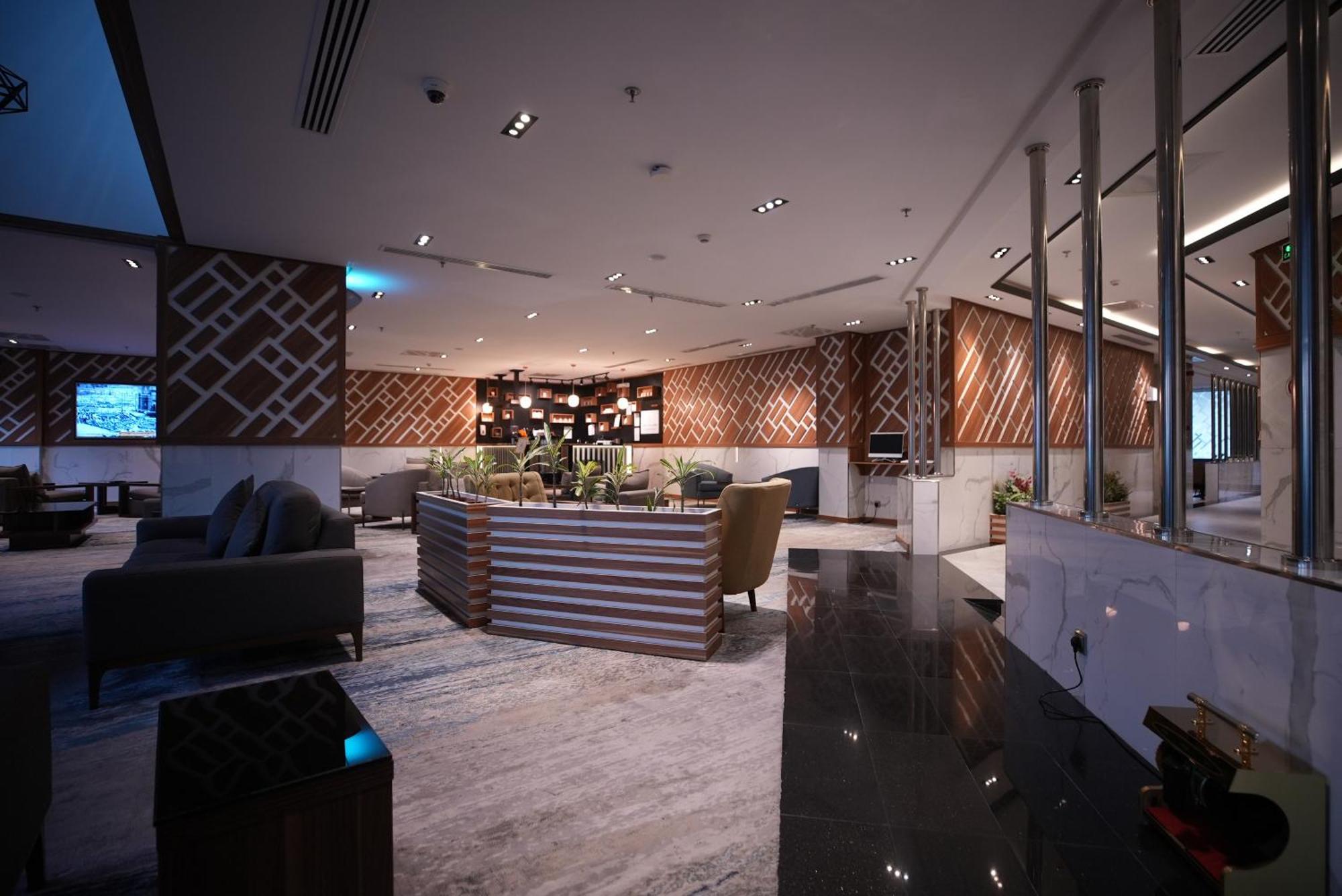 White Diamond Hotel Sari Джеда Екстериор снимка