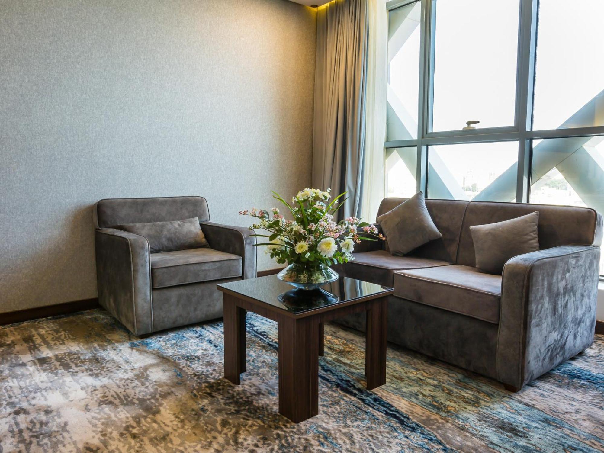 White Diamond Hotel Sari Джеда Екстериор снимка