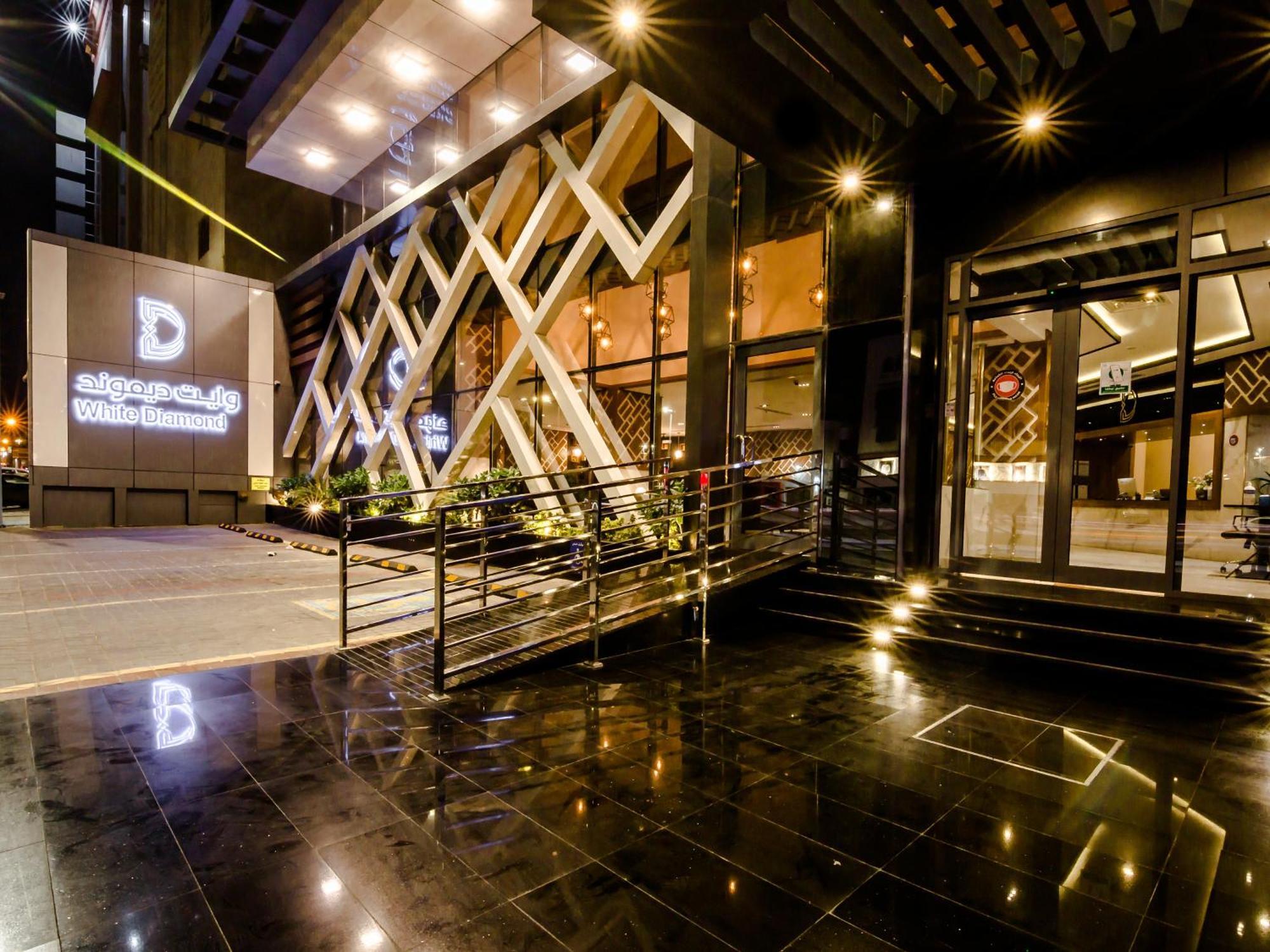 White Diamond Hotel Sari Джеда Екстериор снимка